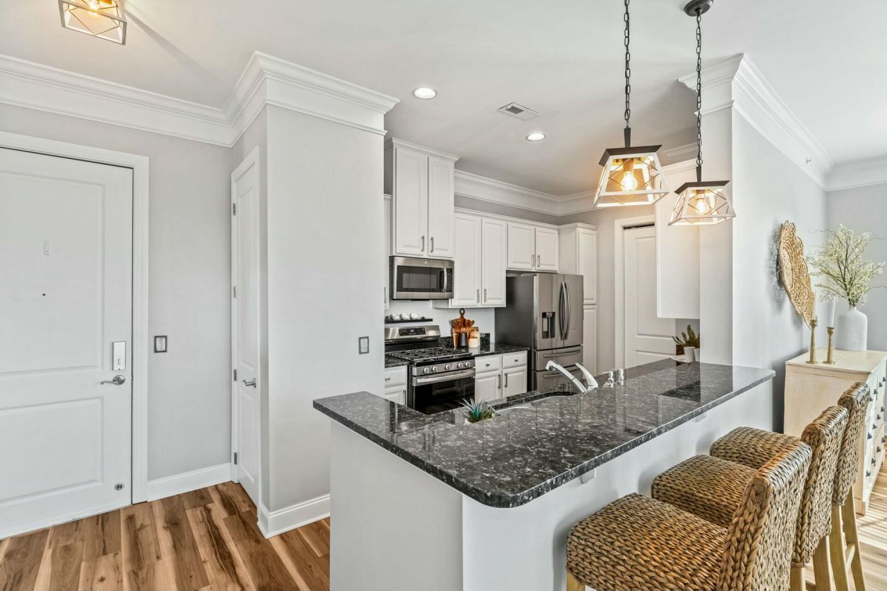 200 River Landing Drive Photo 8