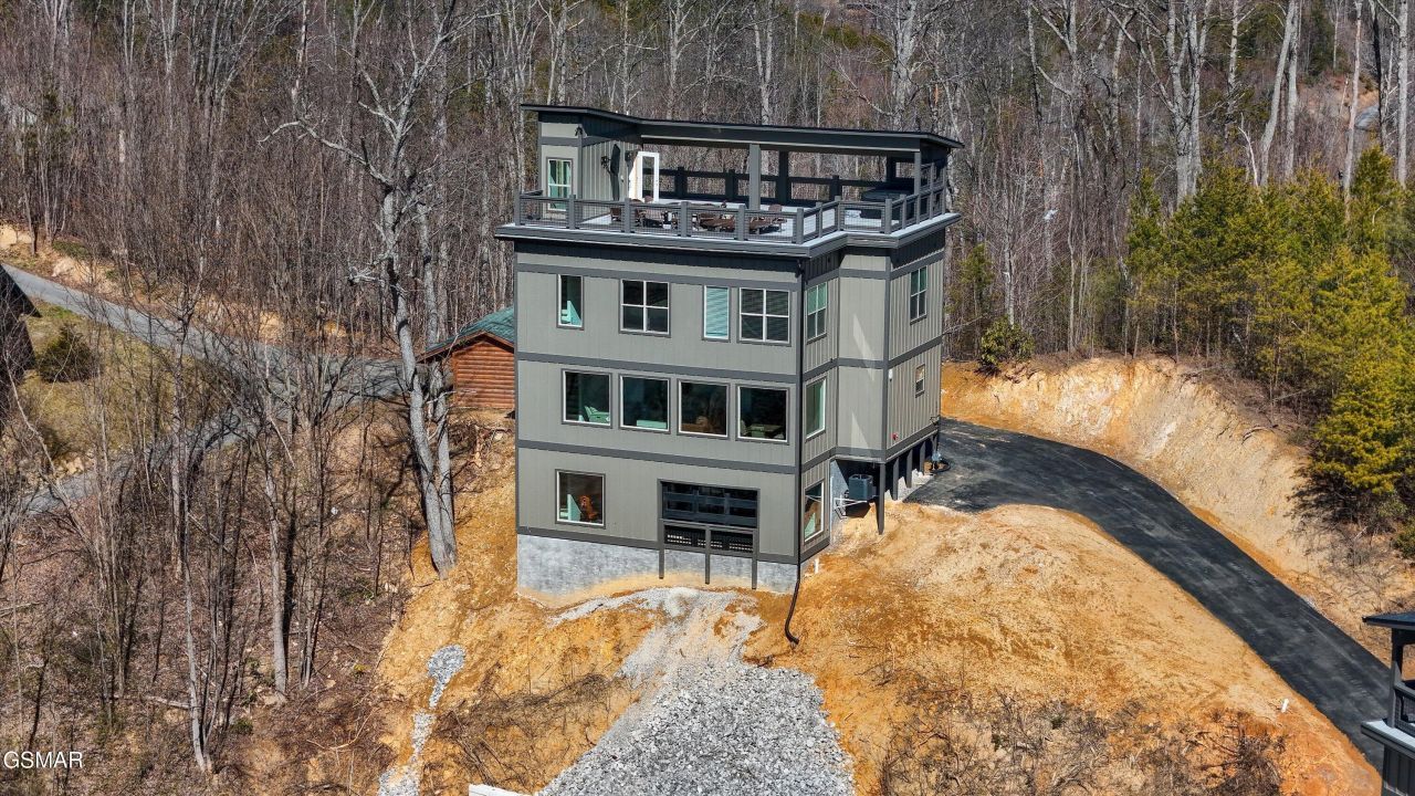 289 Laurel Oaks Way, Gatlinburg, TN 37738 Main Photo