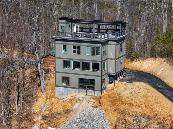 289 Laurel Oaks Way, Gatlinburg, TN 37738