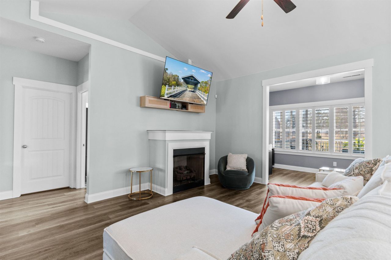 2813 Grassland Ln. Photo 10