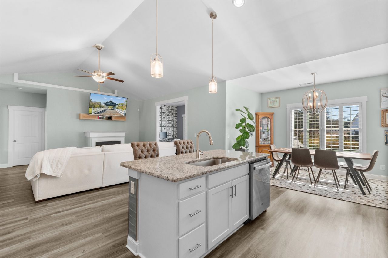 2813 Grassland Ln. Photo 11