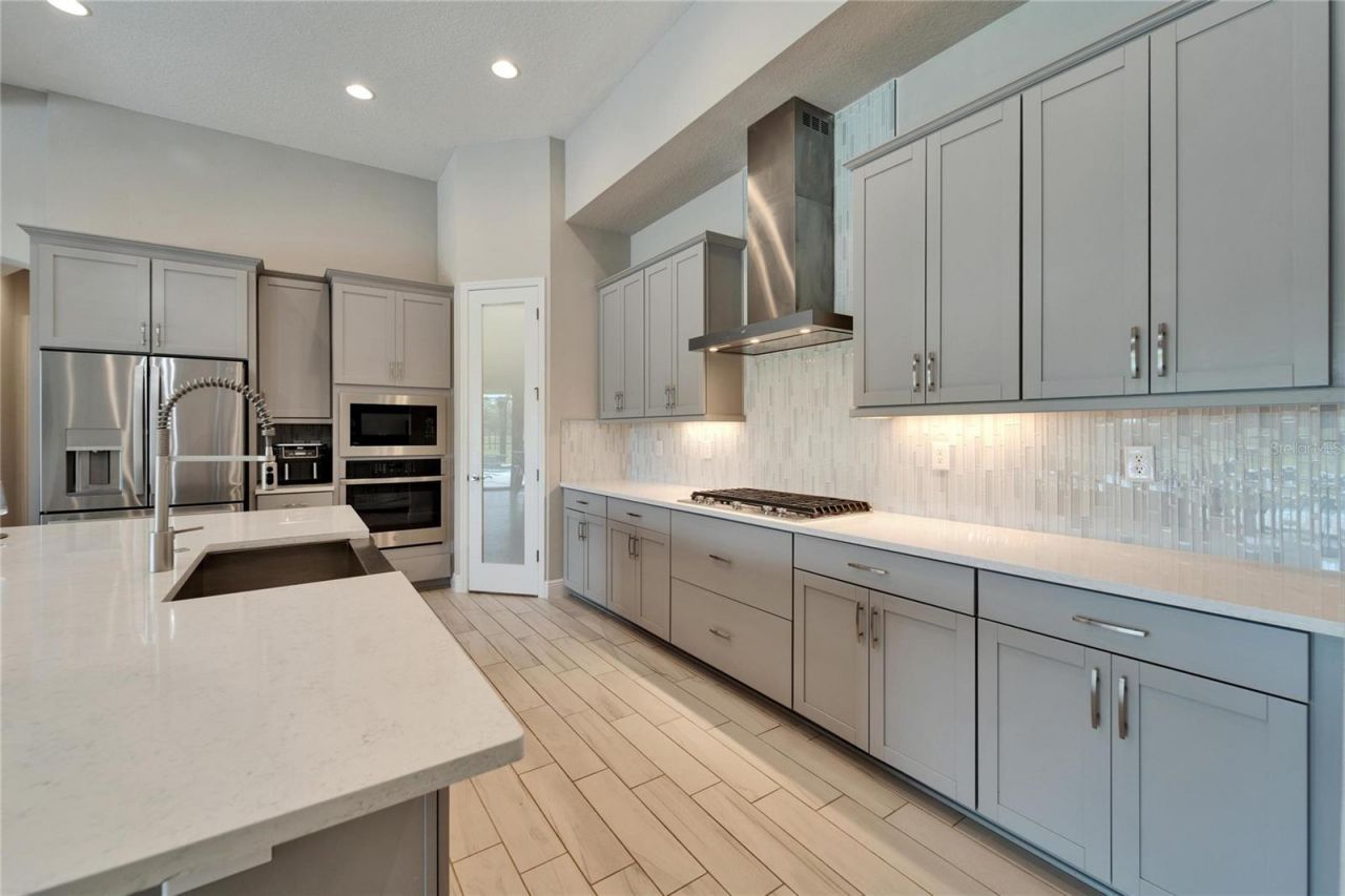 14239 Swiss Bridge Drive, Riverview, FL 33579 Photo