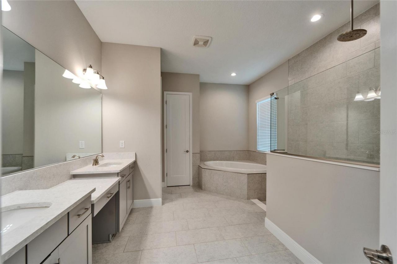 14239 Swiss Bridge Drive, Riverview, FL 33579 Photo