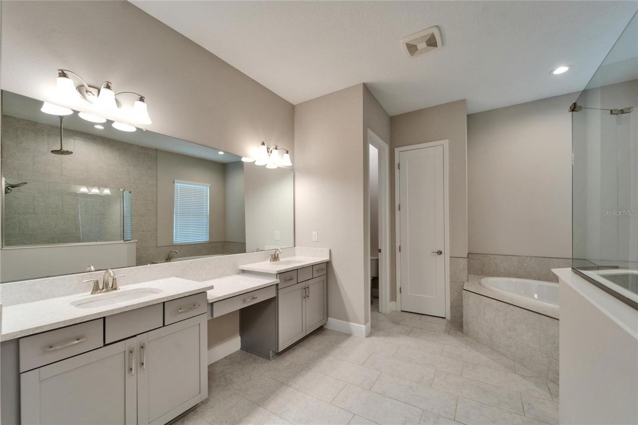 14239 Swiss Bridge Drive, Riverview, FL 33579 Photo