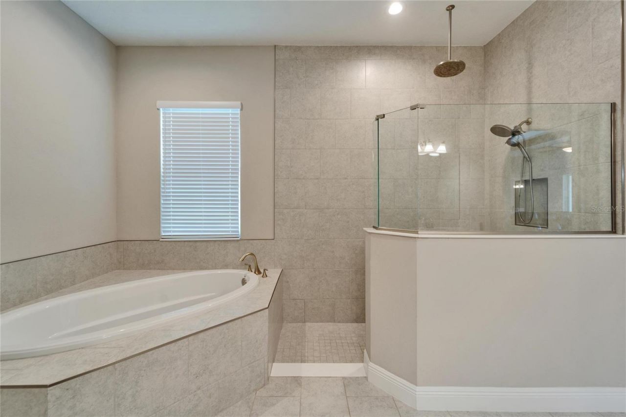 14239 Swiss Bridge Drive, Riverview, FL 33579 Photo