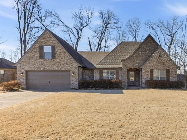 335 SEAWOOD DR, Oakland, TN 38060