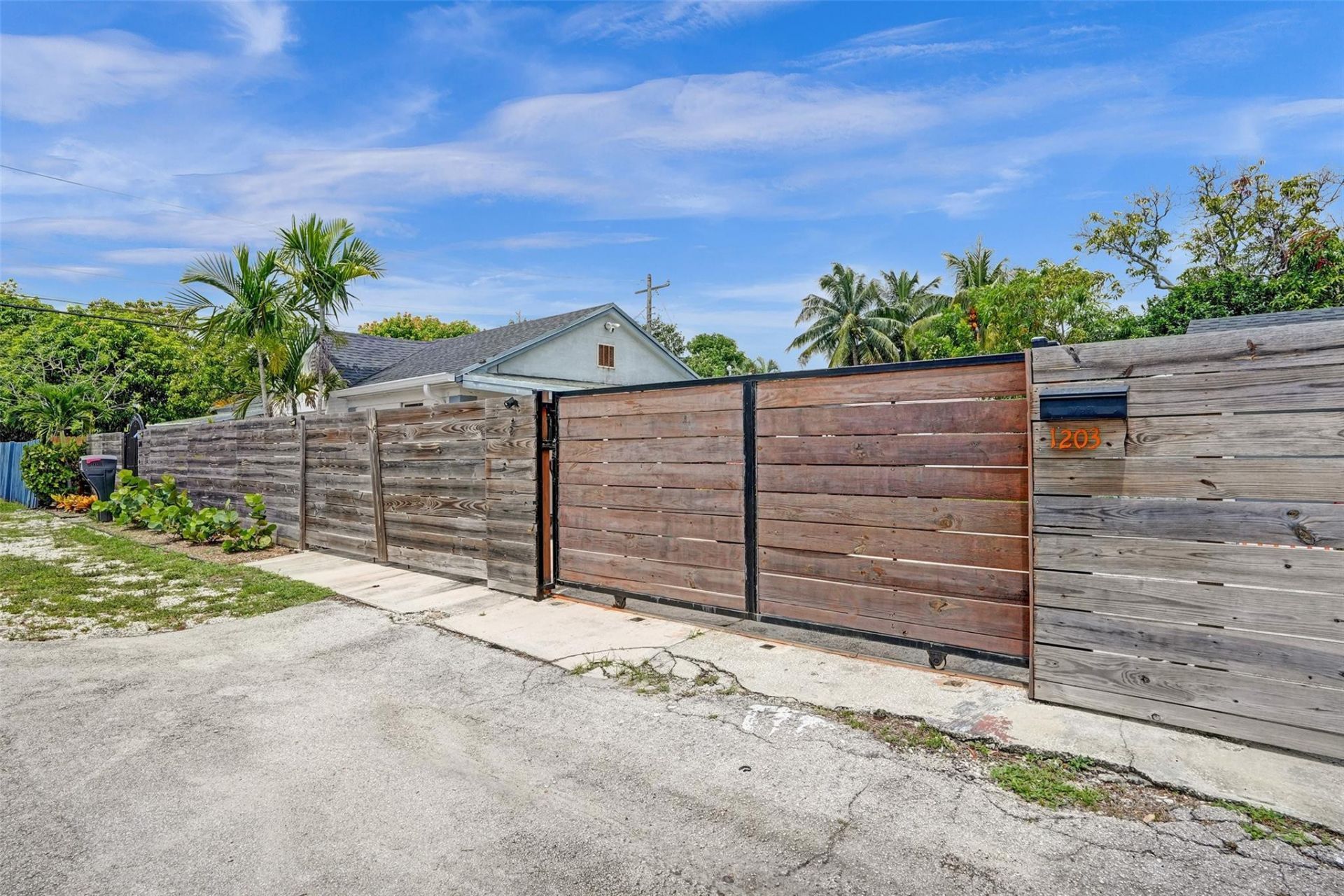 1201 N Andrews Avenue, Fort Lauderdale, FL 33311 Photo