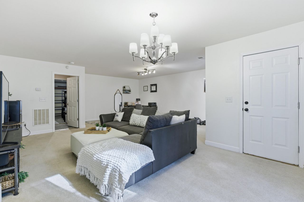 3443 Claremont Street Photo 30