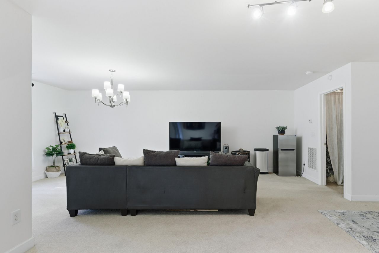 3443 Claremont Street Photo 31