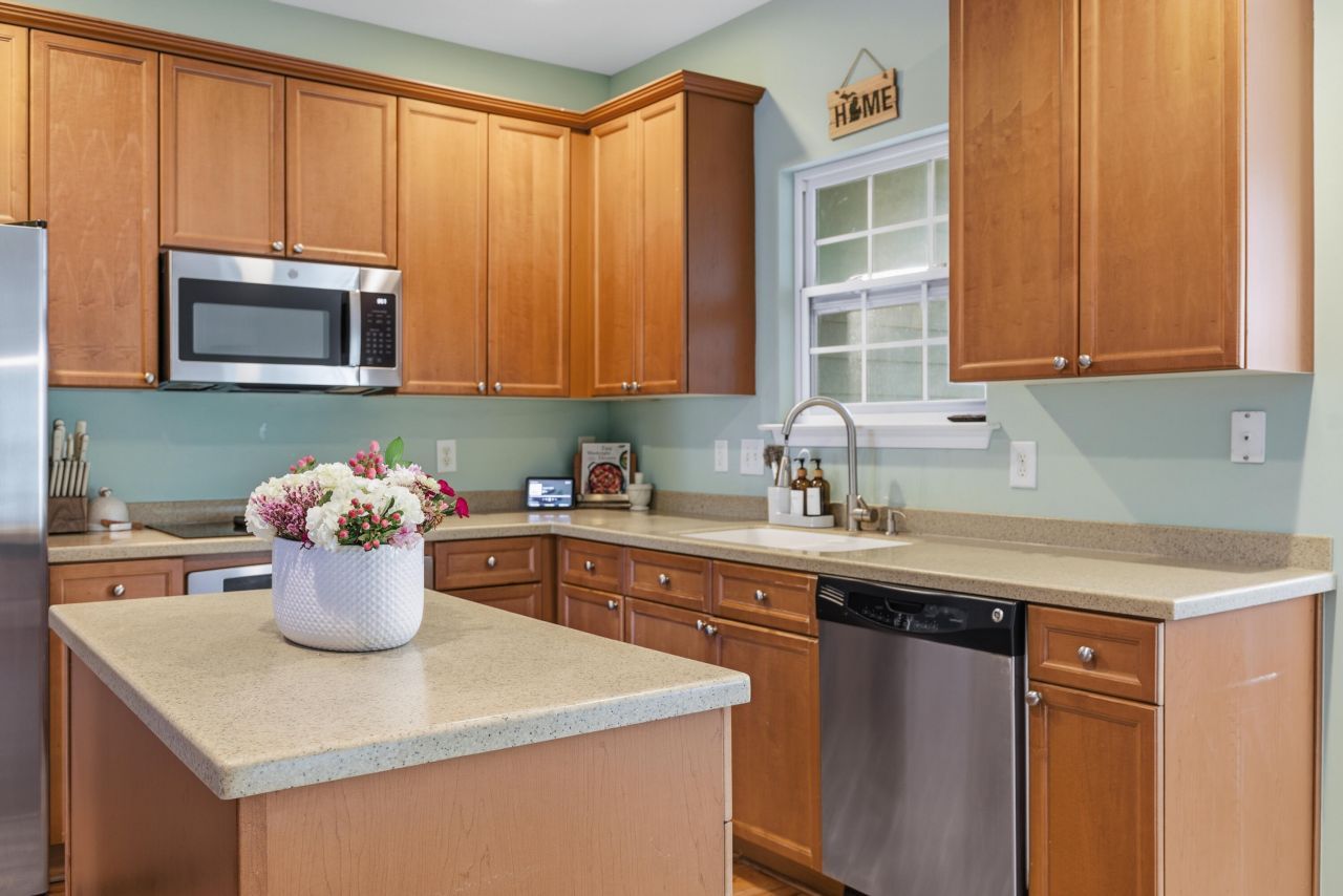 3443 Claremont Street Photo 9