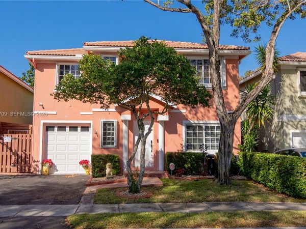 61 NW 110th Ave, Plantation, FL 33324