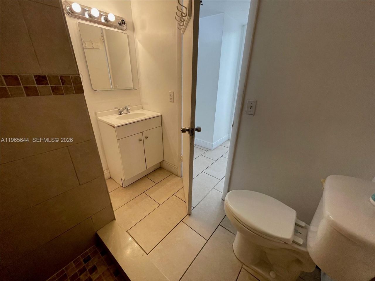 4721 NW 7th St , Unit 101-12, Miami, FL 33126 Photo