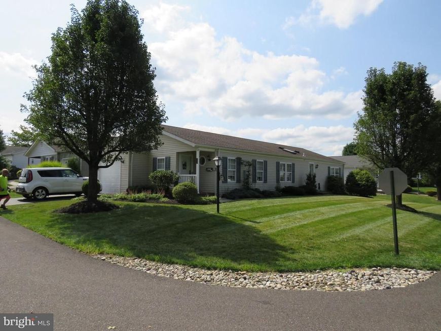 404 Thrush Court E, New Hope, PA 18938 Main Photo