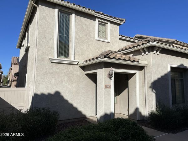 1940 W FARIA Lane, Phoenix, AZ 85023
