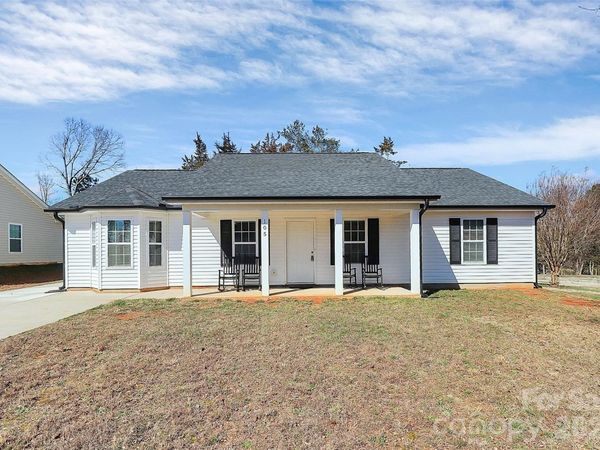 105 Ace Avenue, Dallas, NC 28034