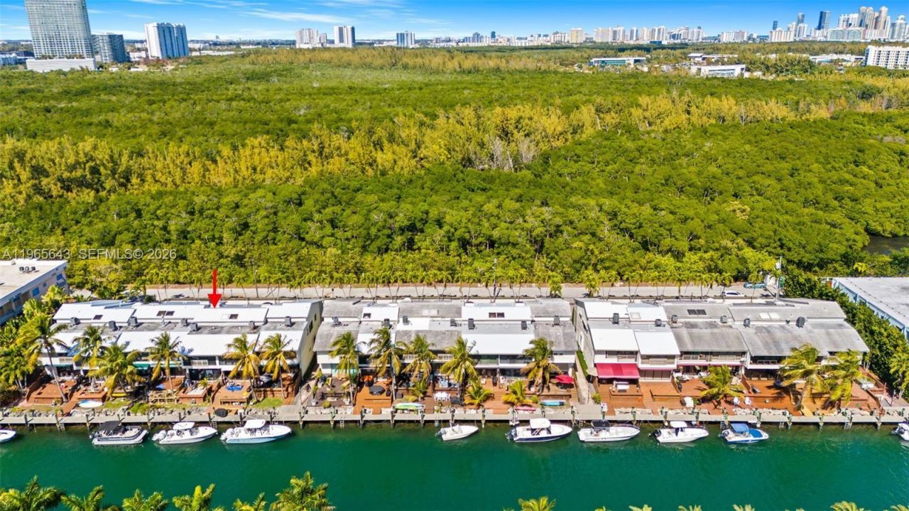 2662 NE 135th St, North Miami, FL 33181 Photo