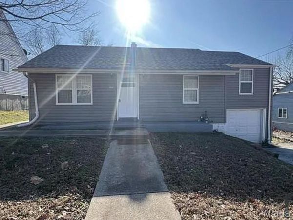 452 Bluff Drive, St Louis, MO 63137