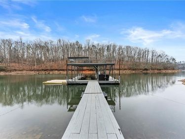6052 Seminole Drive, Flowery Branch, GA 30542