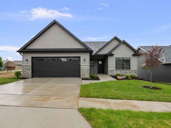 6225 College Avenue, Davenport, IA 52807