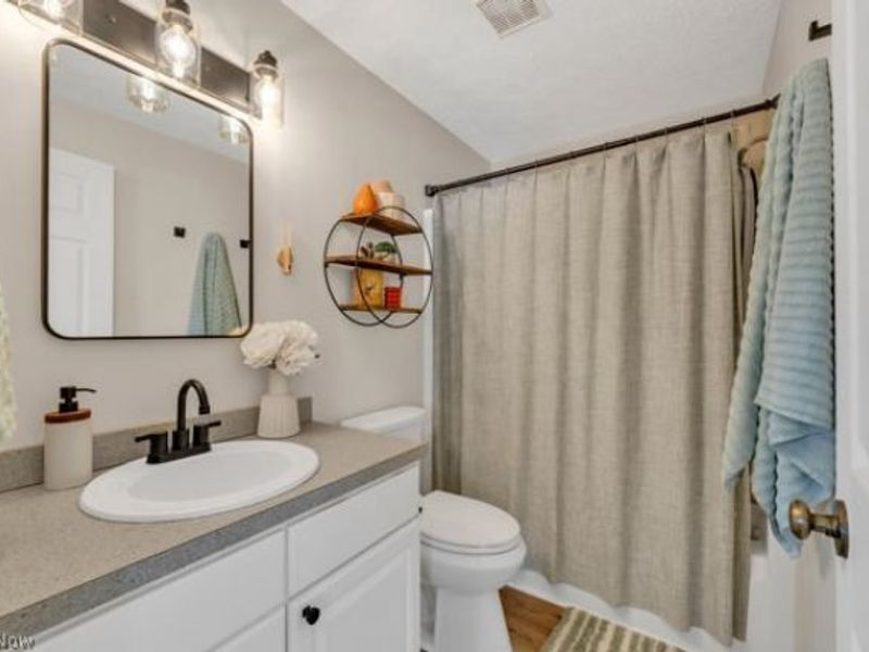 2225 Abbey Lane, Akron, OH 44319 Photo 11