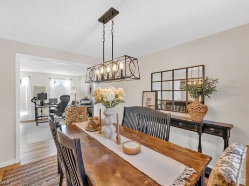 2225 Abbey Lane, Akron, OH 44319 Photo 12