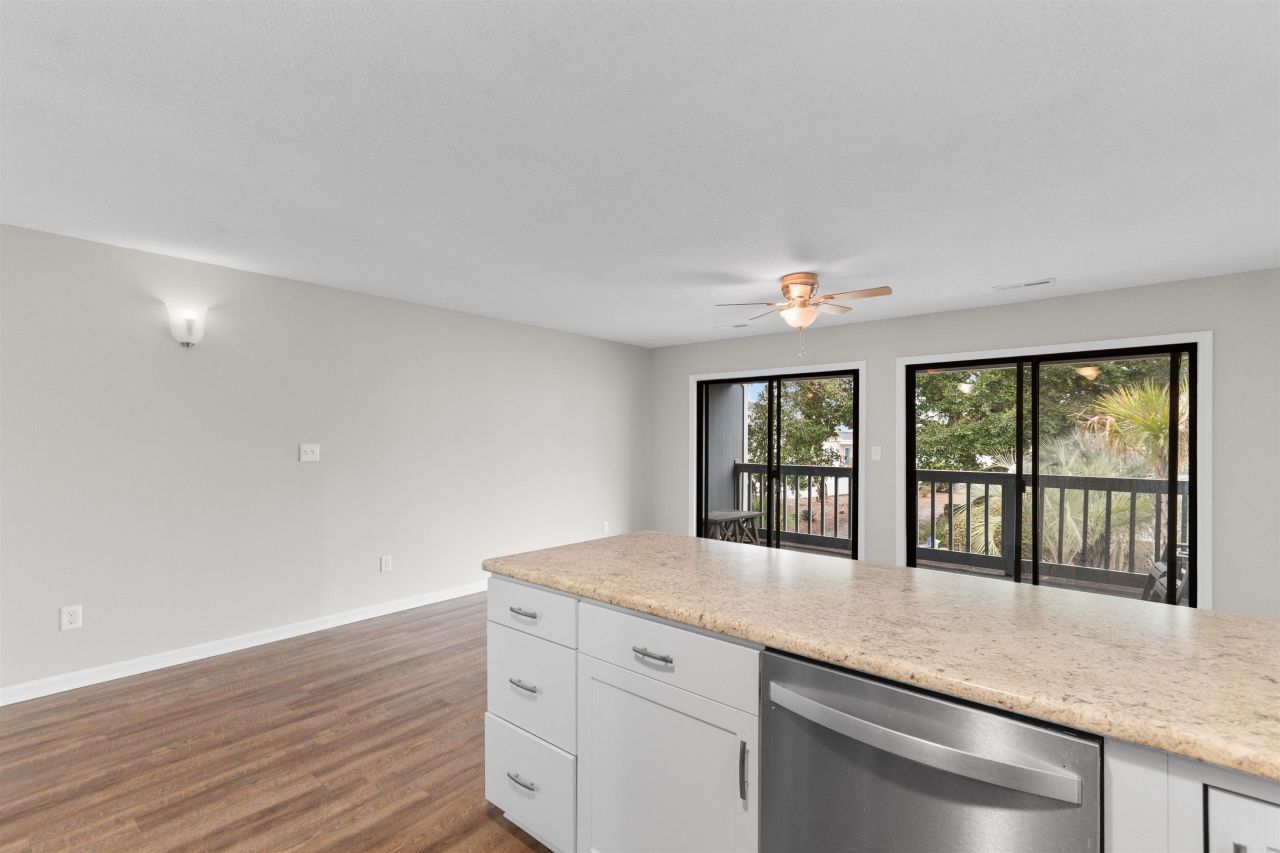 1851 Colony Dr. Photo 18