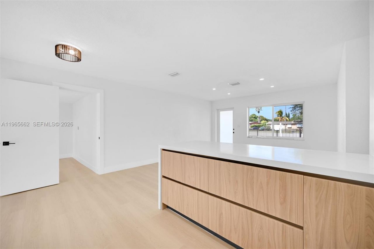 1370 NW 173rd Ter, Miami Gardens, FL 33169 Photo