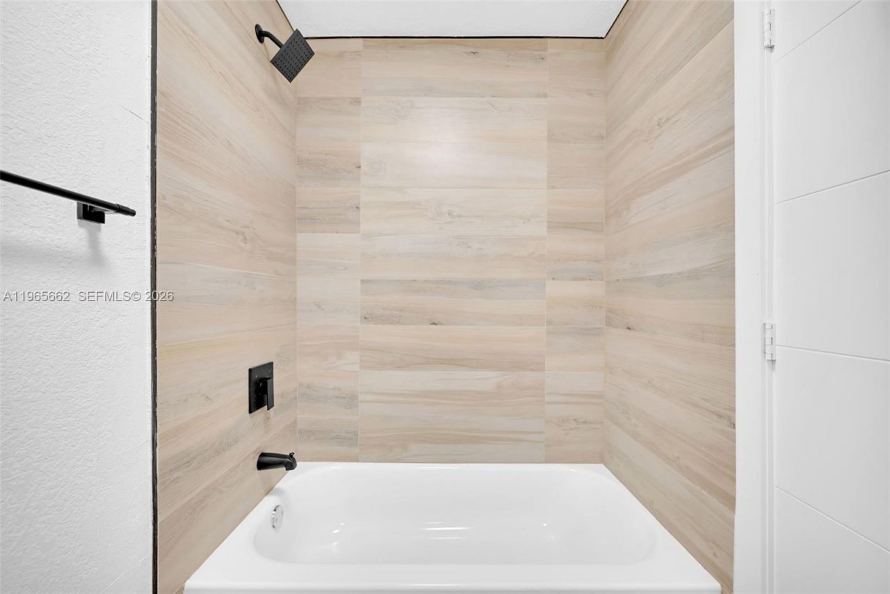 1370 NW 173rd Ter, Miami Gardens, FL 33169 Photo