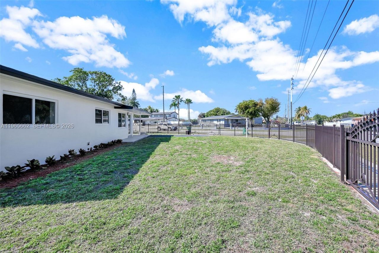 1370 NW 173rd Ter, Miami Gardens, FL 33169 Photo