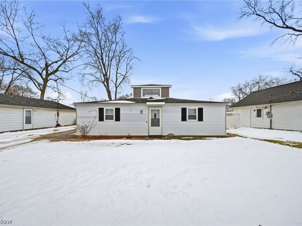 1099 Jackson St, Vermilion, OH 44089