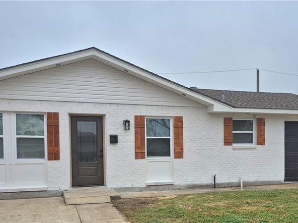 320 ELMWOOD Drive, LaPlace, LA 70068