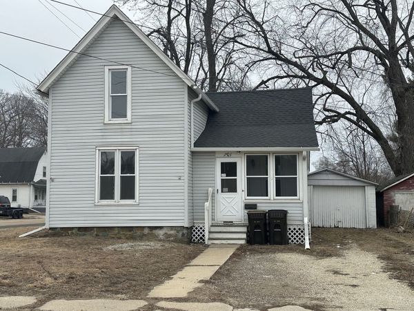 701 W Wall Street, Morrison, IL 61270