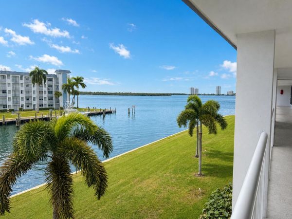 111 Shore Court, Unit 302, North Palm Beach, FL 33408