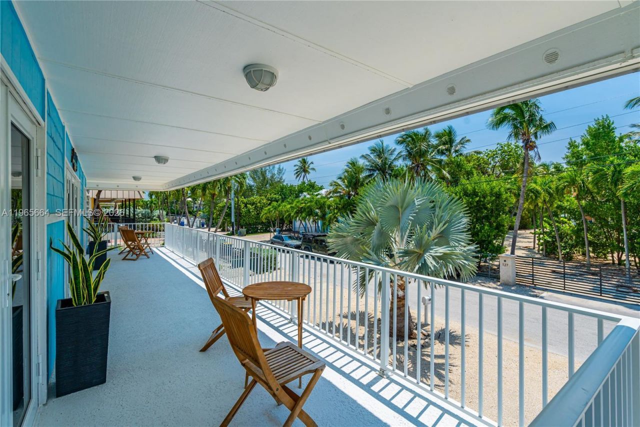 126 Columbus Dr, Islamorada, FL 33036 Photo