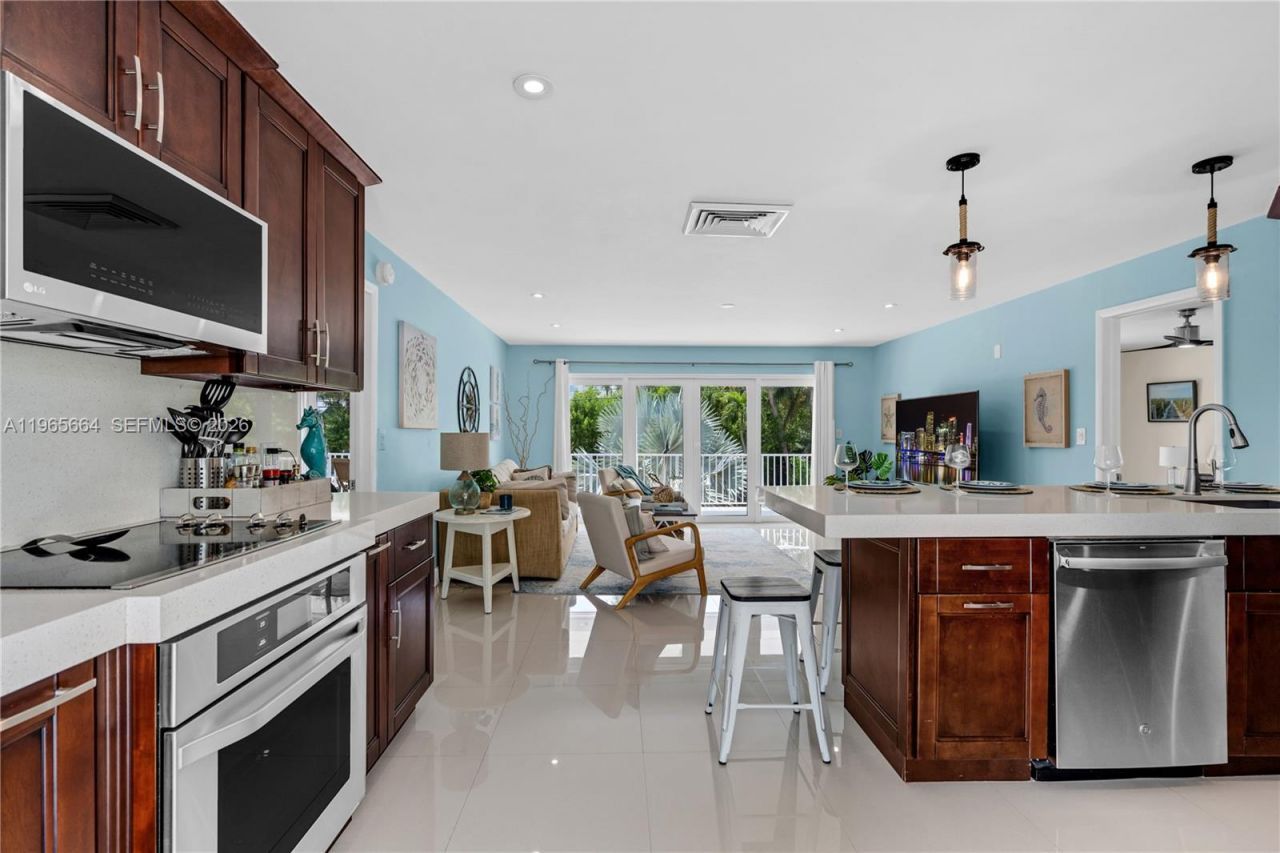 126 Columbus Dr, Islamorada, FL 33036 Photo