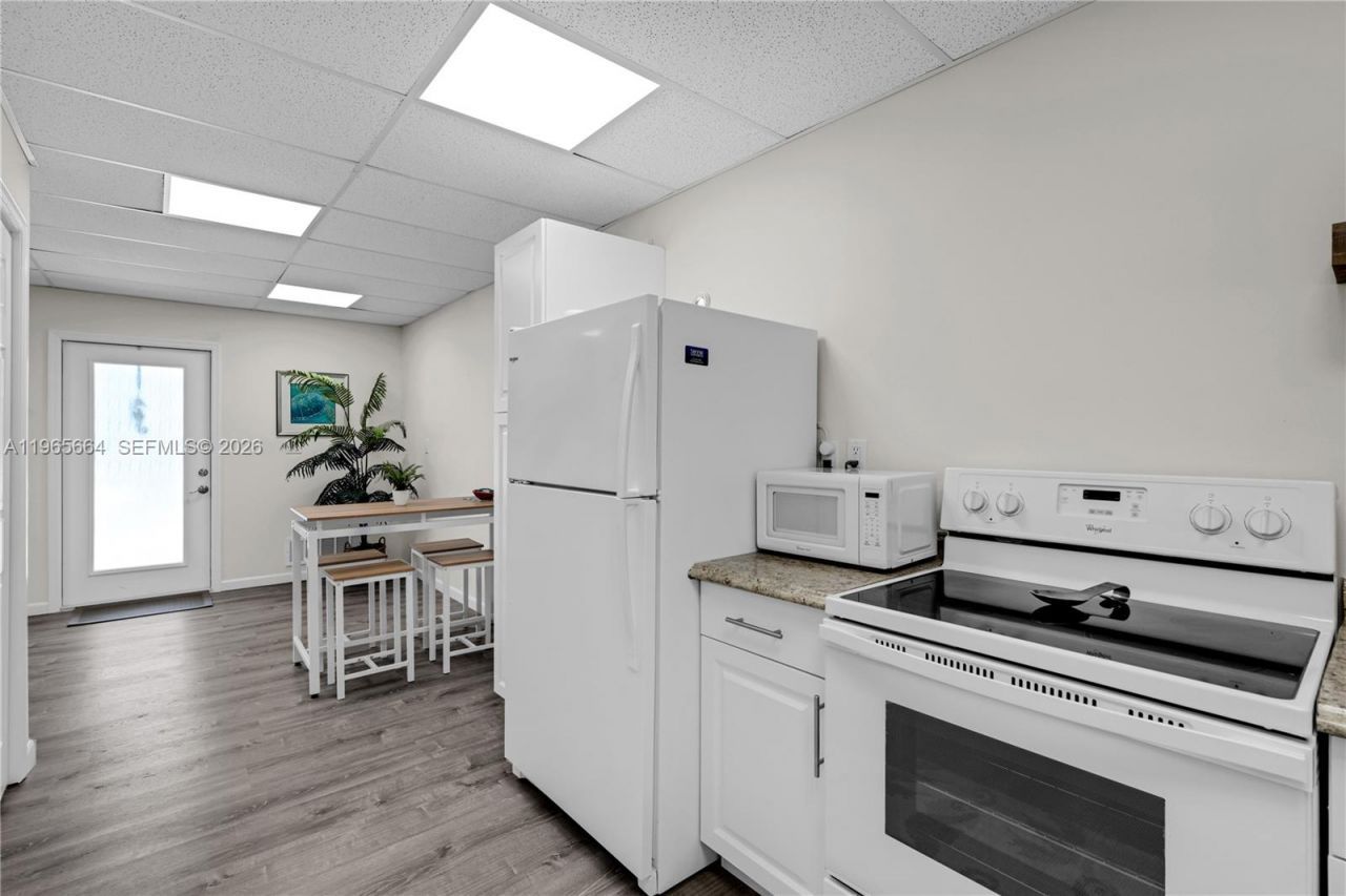 126 Columbus Dr, Islamorada, FL 33036 Photo