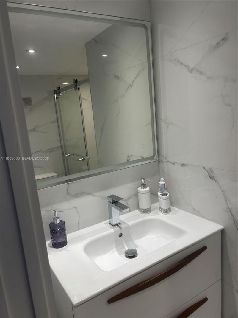 90 Alton Rd , Unit 1109, Miami Beach, FL 33139 Photo