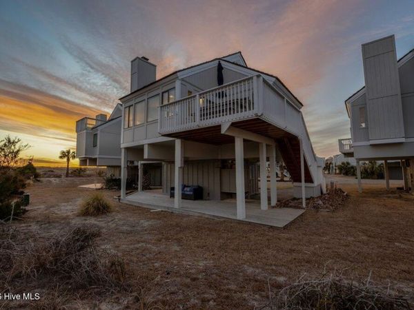 305 S Bald Head Wynd, Unit 10, Bald Head Island, NC 28461
