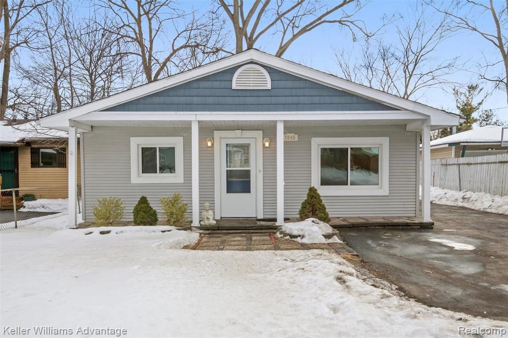 1345 Hendricks Way, Waterford Township, MI 48328 Main Photo