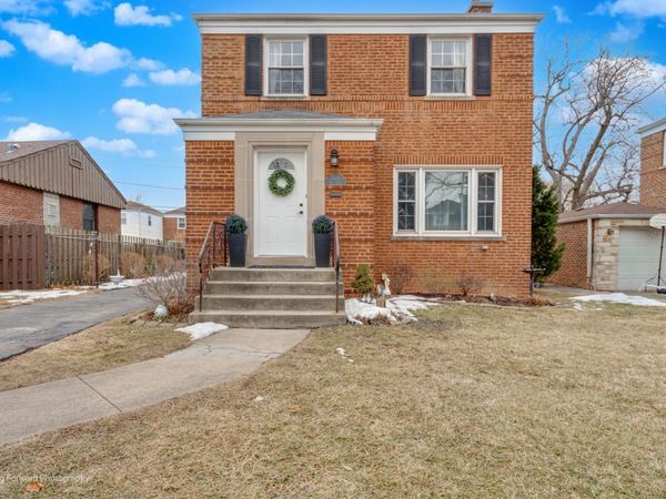 1348 Hull Avenue, Westchester, IL 60154