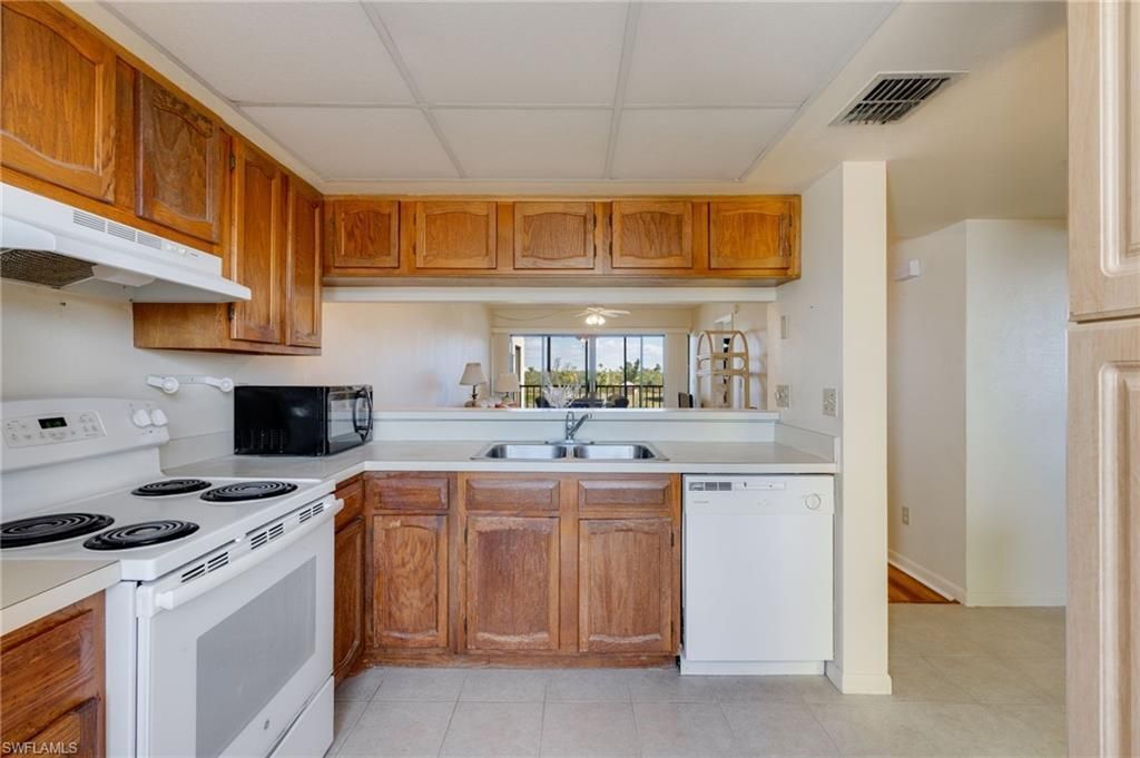 21490 Bay Village Dr, Unit 162, Fort Myers Beach, FL 33931 Photo