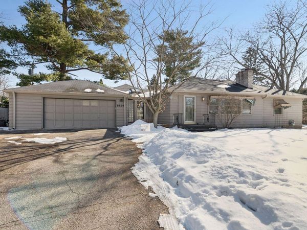 3525 The Mall, Minnetonka, MN 55345