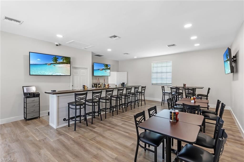 6700 Dennis Cir, Unit A102, Naples, FL 34104 Photo