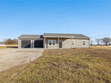 557 NW 1391st Road, Holden, MO 64040
