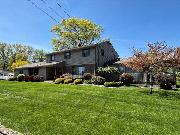 383 Edgewood Court, Columbiana, OH 44408