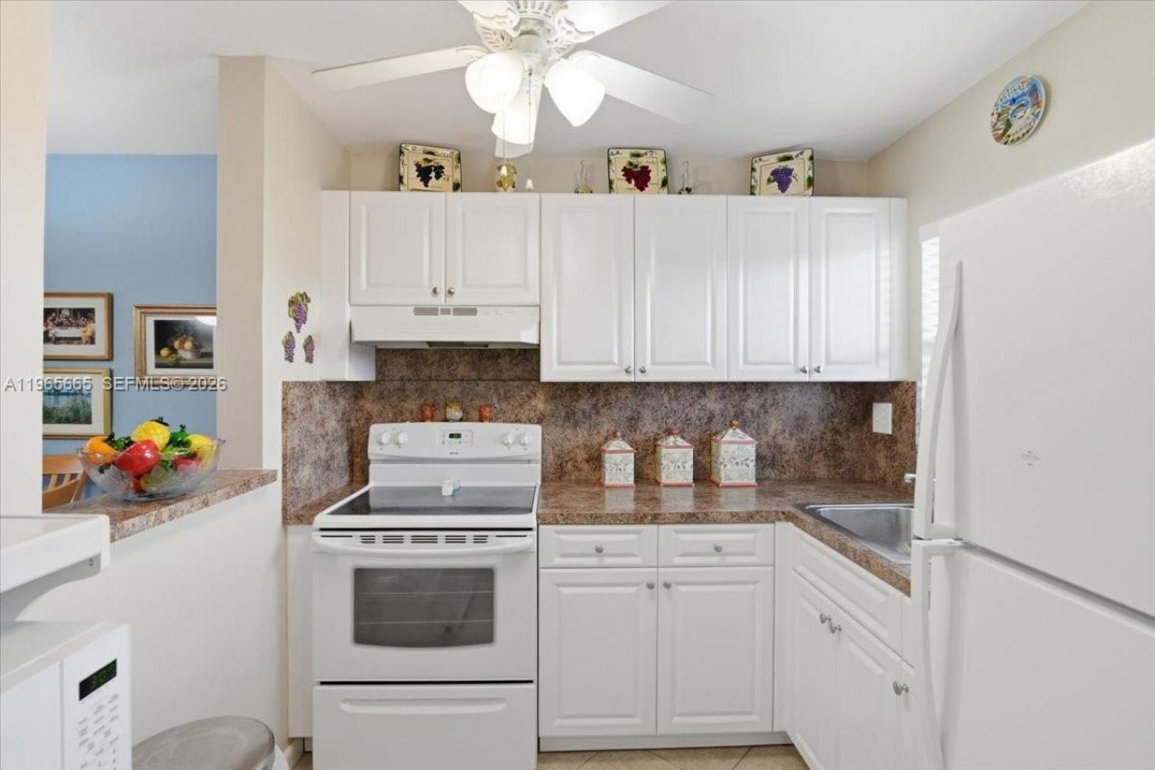 9850 Sunrise Lakes Blvd, Unit 305, Sunrise, FL 33322 Photo