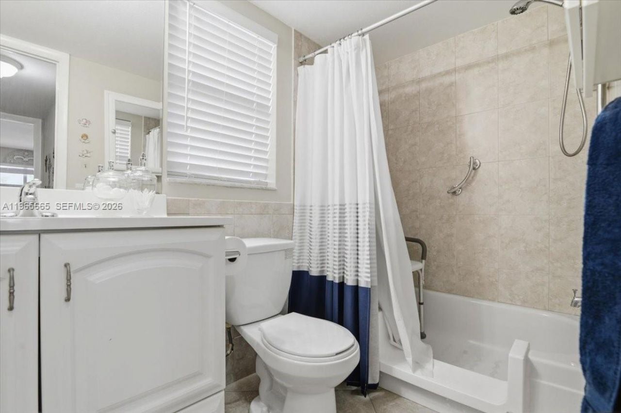 9850 Sunrise Lakes Blvd, Unit 305, Sunrise, FL 33322 Photo