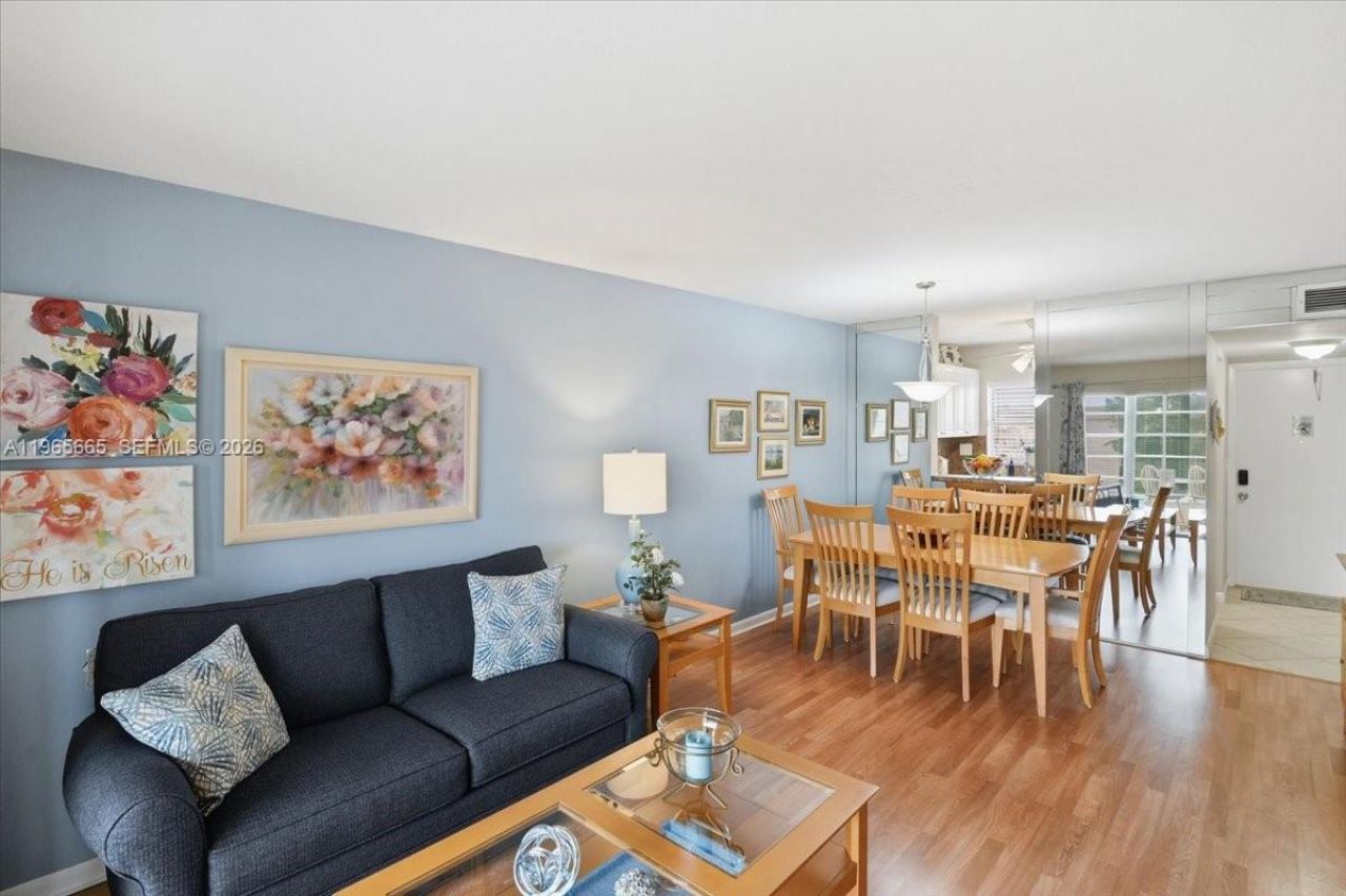 9850 Sunrise Lakes Blvd, Unit 305, Sunrise, FL 33322 Photo