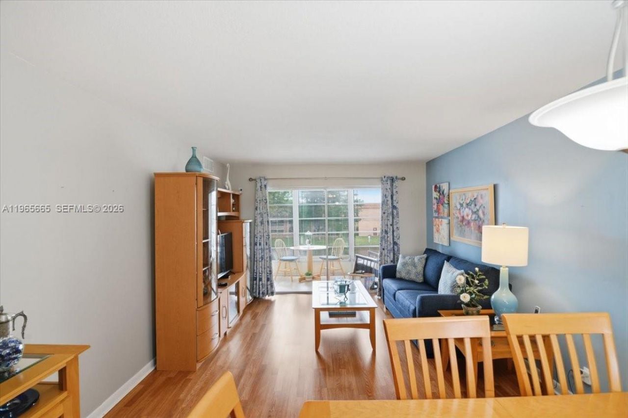 9850 Sunrise Lakes Blvd, Unit 305, Sunrise, FL 33322 Photo