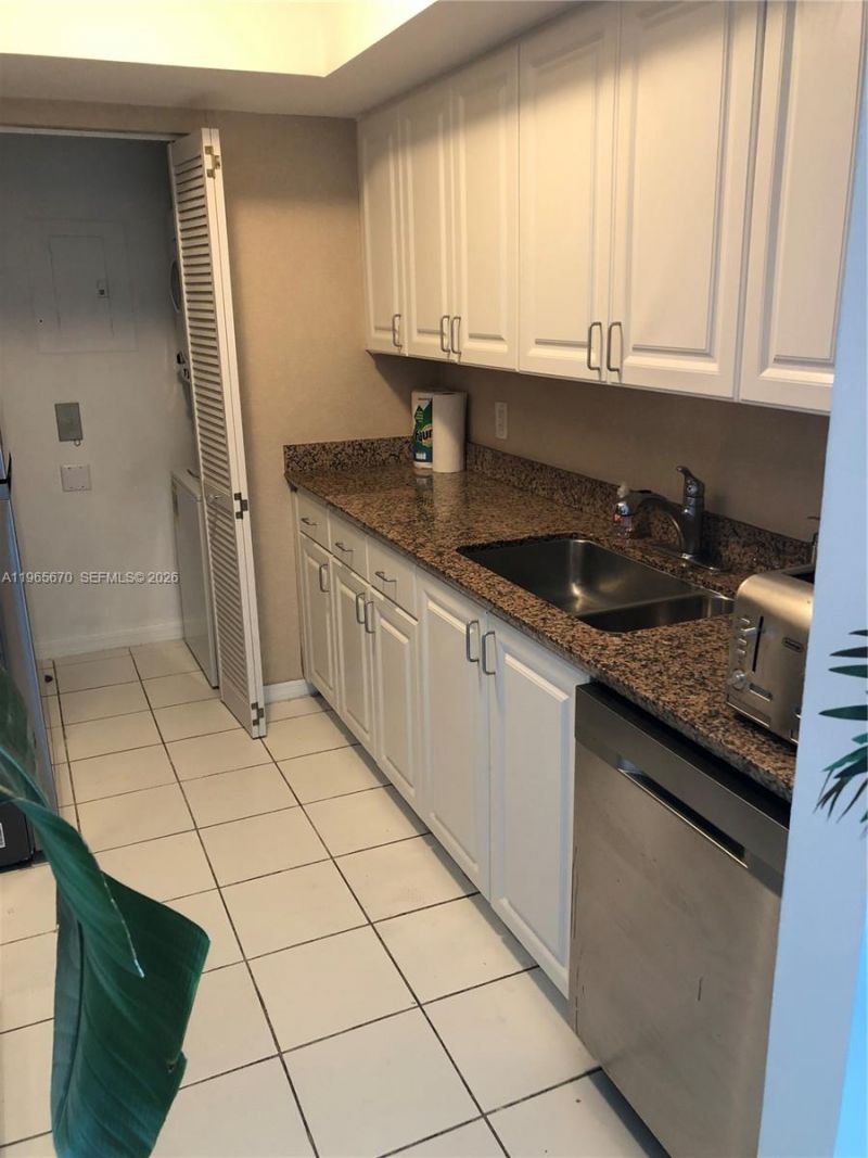 90 Alton Rd , Unit 607, Miami Beach, FL 33139 Photo